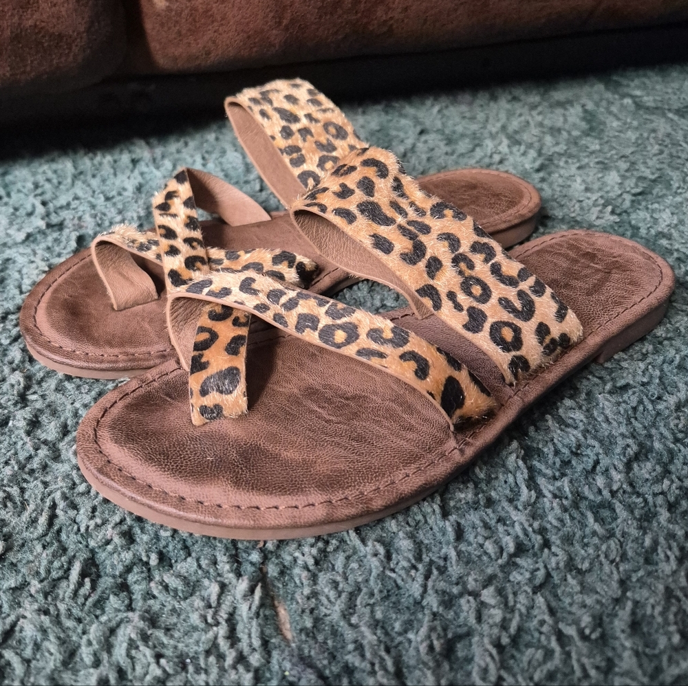 Seven7 Maldives Animal Print Sandals 8 - Picture 3 of 9
